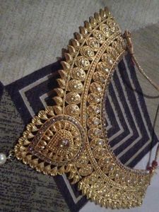 Elegant Gold Necklace Set