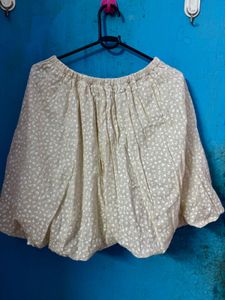 Women floral print balloon Skirt.