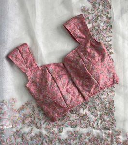 🆕️🆕️Aesthetic Saree With Unstitched Blouse