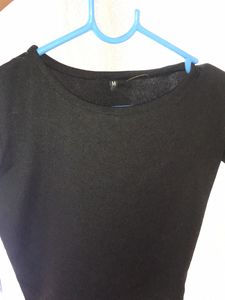 fitted Black Tee💌