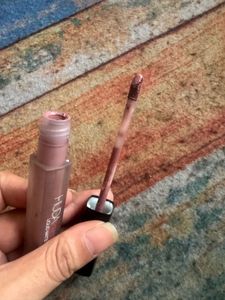 Huda Beauty Lipstick-Medusa