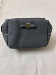 🆕Oriflame Women Grey Poetry Pouch