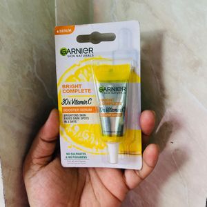Garnier Bright Complete Vitamin C Booster Serum