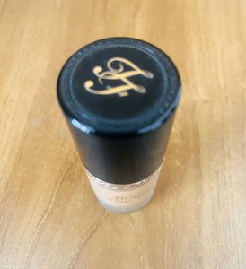 Too faced born This Way Foundation: Praline Shade
