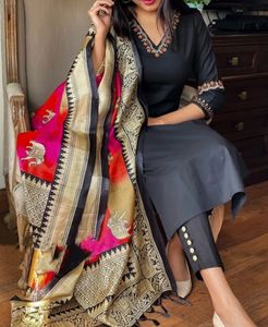 Jaipuri Embroidery Kurta Set With Dupatta