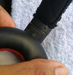 Plantronics Backbeat Pro Voyager Poly V8200 Series