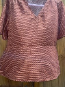 Beautiful Brown Top From Levi’s