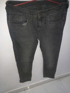 GREY SLIM FIT JEANS🤍