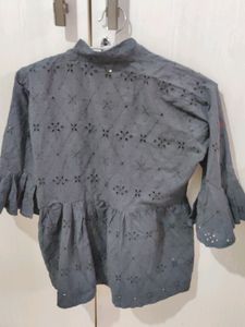 Top from Zara in Medium size