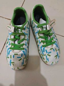 Nivia Kids football shoes with Studs