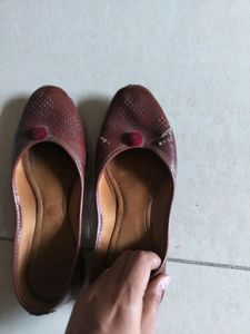 Less Used Jutti