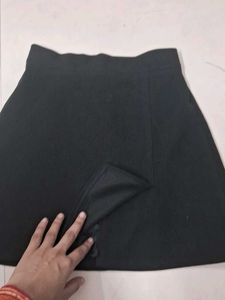 Chic Black Mini Skirt