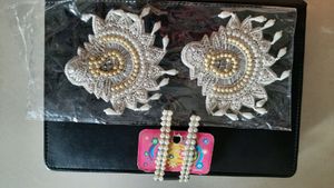 beautiful pearl earrings and pearl hair pins as freebie🥰