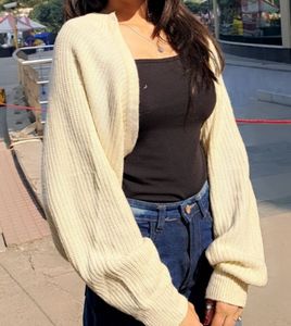 Cropped Cardigan - Cozy &amp; Stylish