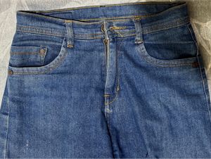 Classic Straight Fit Jeans – Waist Size 28