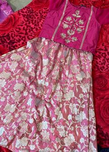 Avaasa Long Skirt And Top