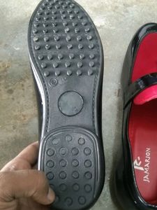 Shues