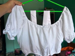 WHITE CROP TOP