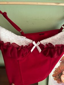 LACY CROP TOP