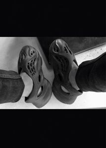 Adidas Yeezy Foam Runners Onyx (Get A Free Wallet)