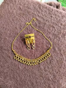 Gold Tone Necklace &amp; Earring Set