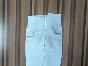 Y-46 Size 28 Slim Fit Women Denim Jeans