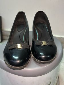 BLACK BELLIES WITH A BOW
