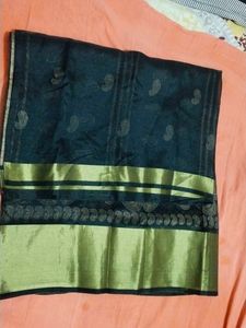 Black Saree Without Blouse