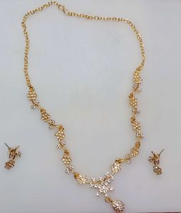 Necklace &amp; Earring Set