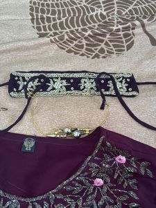 long sleeves gown with choker