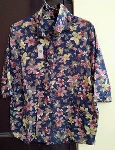Sale🔥Floral Shirt In Navy Blue Colour