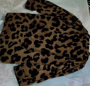 Round Neck Animal Print Top