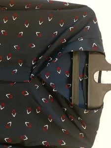 Patterned V-neck Top