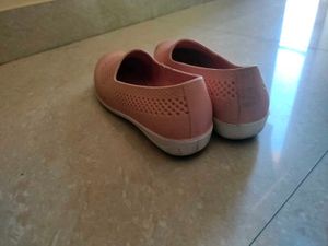 New Peach Colour Bata Shoes Size:6