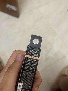 New Instant Age Rewind Concealer