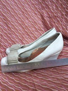 Pepper Brand White Wedges