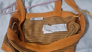 Zara Women&#39;s Orange and Brown Crop-top