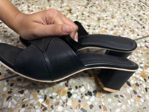 Black Block Heel