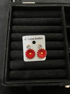 Pack Of 7 Earrings + 1 Gift