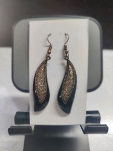 Beautiful 4  Earings Set