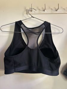 I M Selling Sports Bra And Very Comfortable