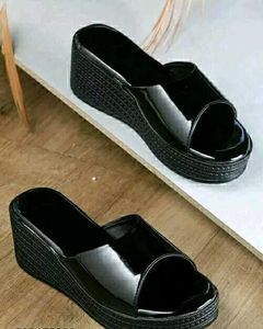 Black Wedge Platform Slides