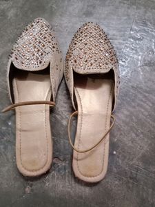 Golden Jutti