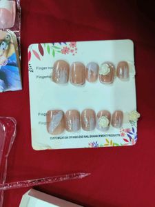 Press-On Nail Set of 8