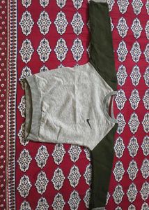 Nike Grey & Green Raglan Sweatshirt