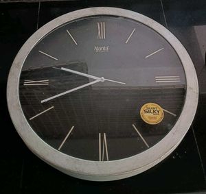 3 Number Of Wall Clocks
