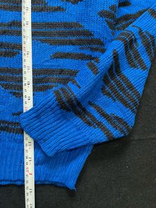 90’s Vintage Sweater Grab Fast