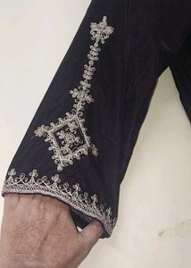 Elegant Embroidered Velvet Kurta set