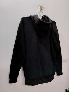 Plain Black Hoddie Size L Condition (8/10)