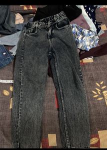 MOM JEANS